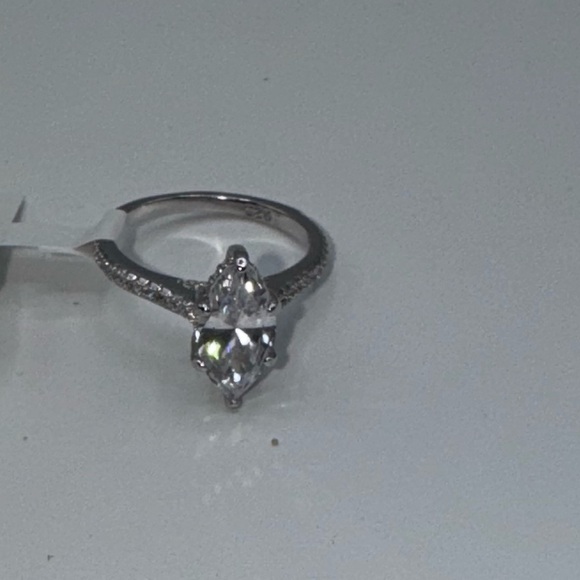 18k 2ct Marquis Ring - Picture 6 of 9